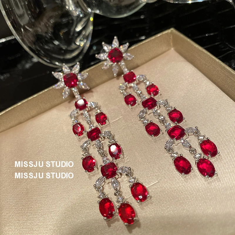 Drop Earrings For Women Solid 925 Needles Artificial Ruby Flower Tassel Earrings Bridal Banquet Zircon Jewelry Drop Shipping
Drop Earrings For Women Solid 925 Needles Artificial Ruby Flower Tassel Earrings Bridal Banquet Zircon Jewelry Drop Shipping