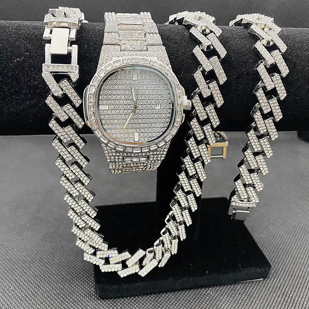 3PCS Hip Hop Jewelry for Men Iced Out Watch Necklaces Bracelet Bling Diamond Cubana Chains Choker Gold Womens Set Wholesale Bulk
3PCS Hip Hop Jewelry for Men Iced Out Watch Necklaces Bracelet Bling Diamond Cubana Chains Choker Gold Womens Set Wholesale Bulk