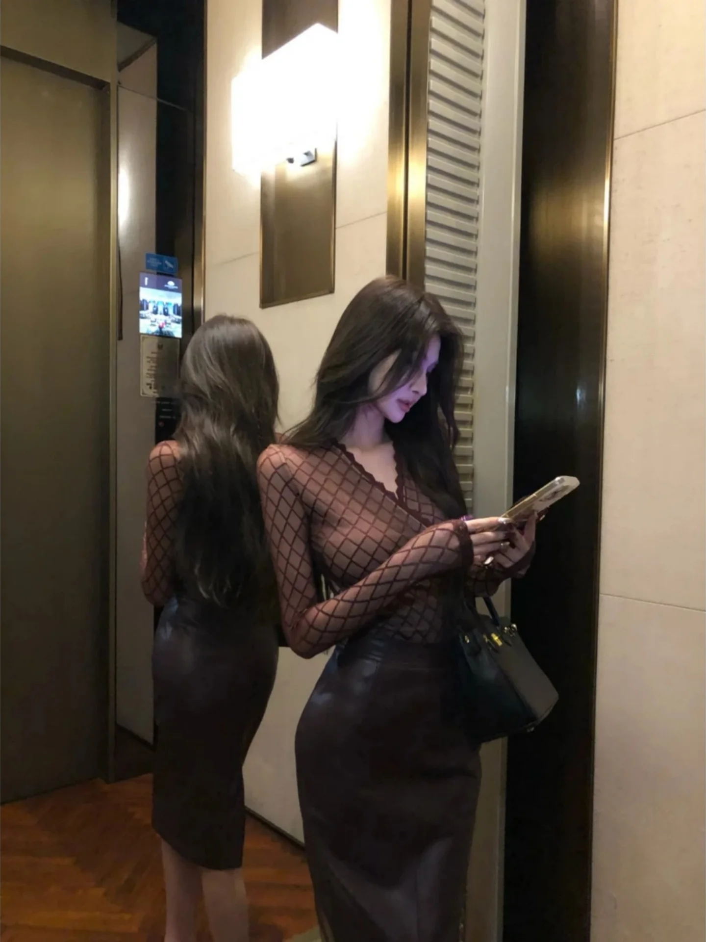Sexy Lace Long Sleeve Bodycon Skirt Set for Women Early Spring High Waist Polyester Fiber Commute Style Fashionable Outfit
Sexy Lace Long Sleeve Bodycon Skirt Set for Women Early Spring High Waist Polyester Fiber Commute Style Fashionable Outfit