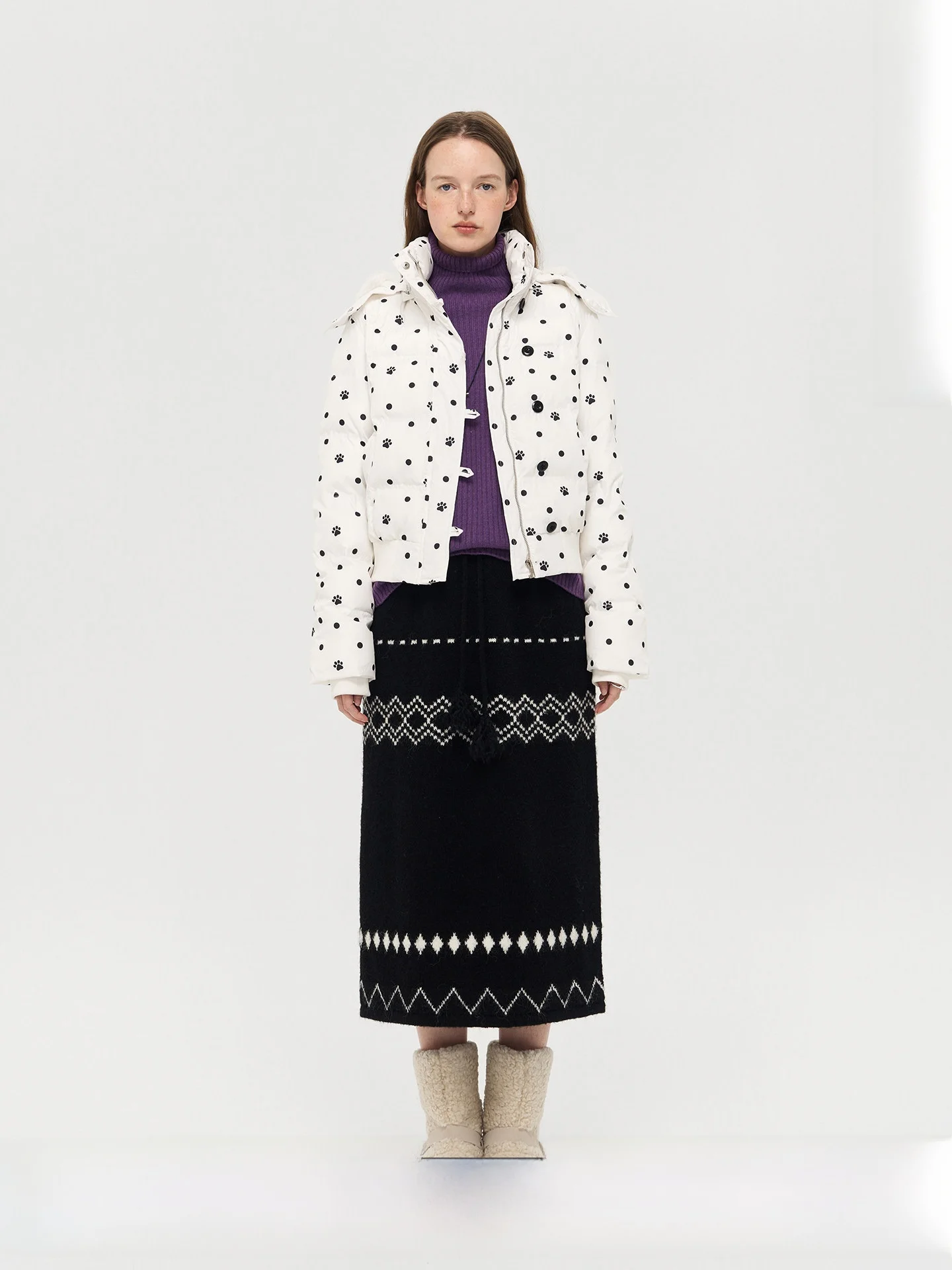 Съемная пышная хлопковая куртка с принтом в горошек, теплой внутренней хлопковой подкладкой, легко надевается, на молнии.
Съемная пышная хлопковая куртка с принтом в горошек, теплой внутренней хлопковой подкладкой, легко надевается, на молнии.