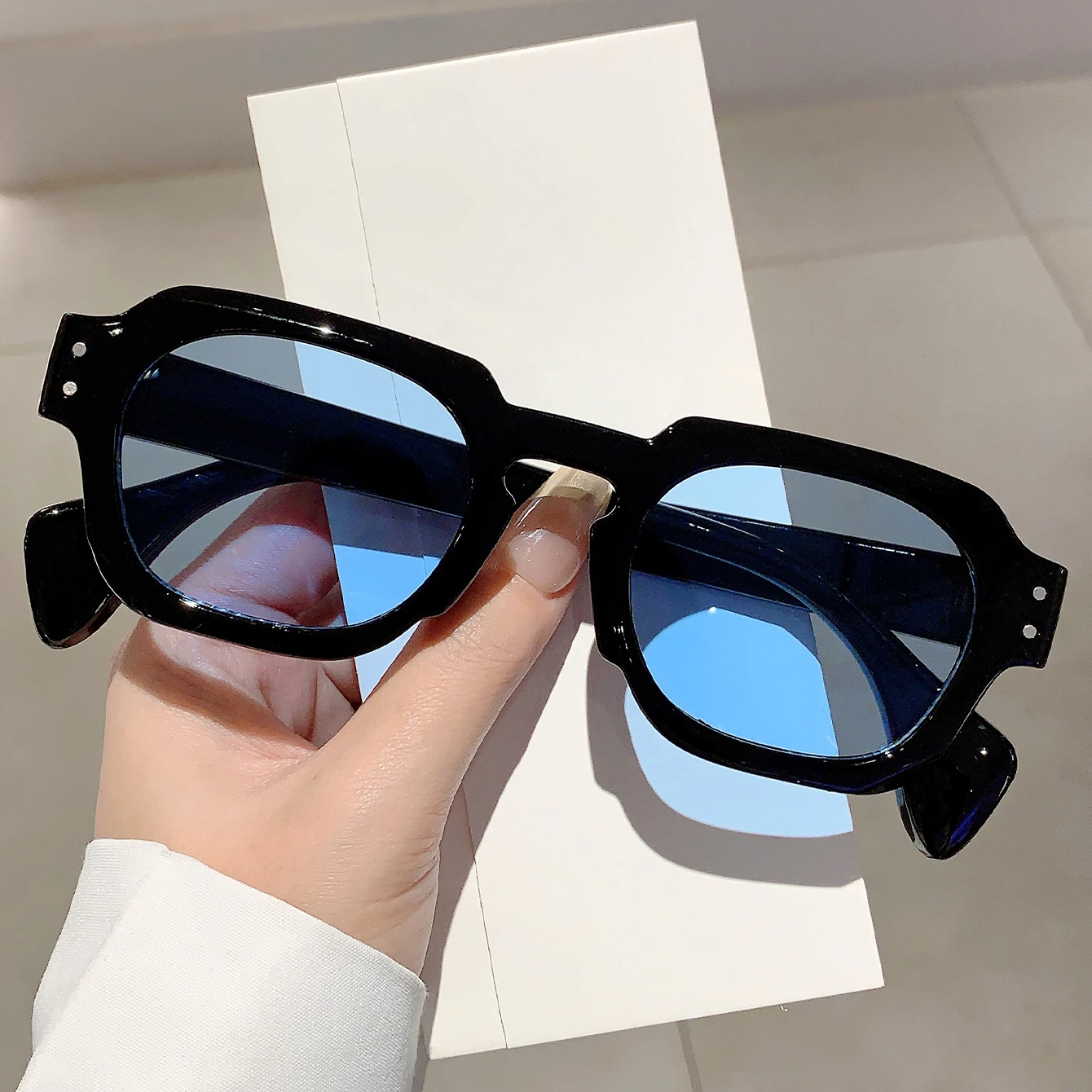 KAMMPT Vintage Square Sunglasses New in Stylish Candy Color Women Eyewear 2024 Fashion Brand Design UV400 Protection Men Shades
KAMMPT Vintage Square Sunglasses New in Stylish Candy Color Women Eyewear 2024 Fashion Brand Design UV400 Protection Men Shades