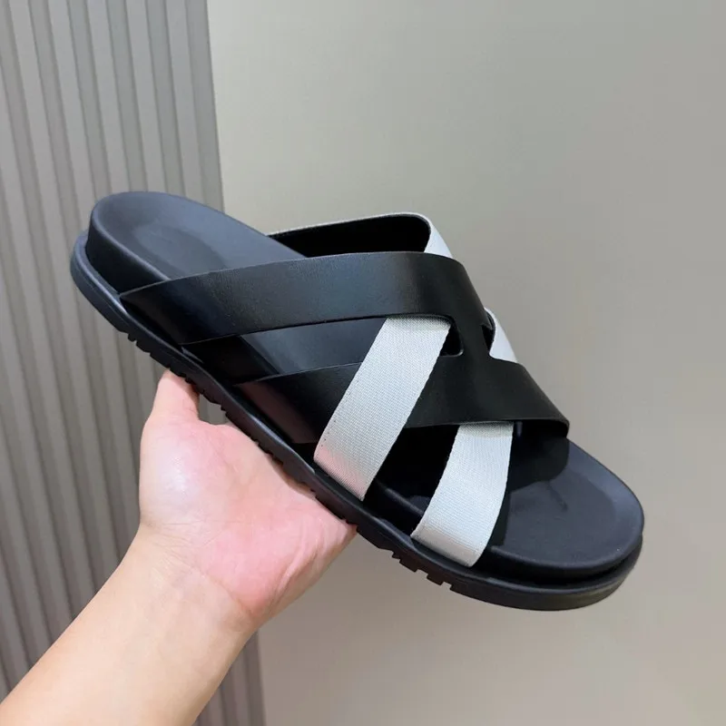 2025 New Faionable Men's Sandals Casual Breathable Leather Slip-On Beach Thi Bot Clog oes Comfortable Flat Heel
2025 New Faionable Men's Sandals Casual Breathable Leather Slip-On Beach Thi Bot Clog oes Comfortable Flat Heel