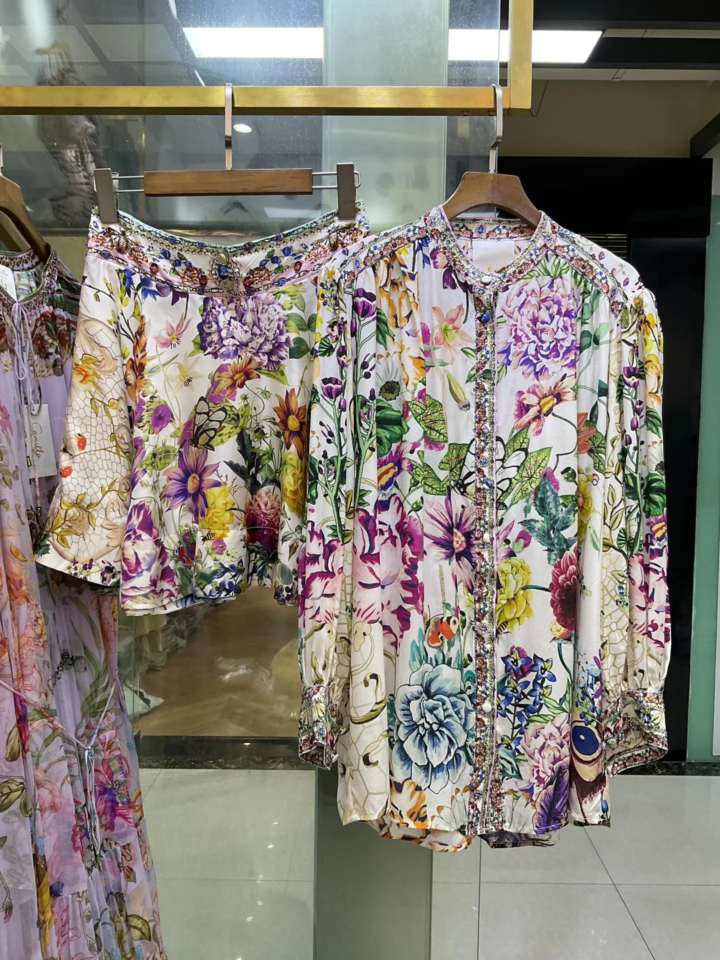 Women Floral Printed Set High Waist Mini Skirt or Single Breasted O-Neck Long Sleeve Blouse Elegant Summer 2024 Suit
Women Floral Printed Set High Waist Mini Skirt or Single Breasted O-Neck Long Sleeve Blouse Elegant Summer 2024 Suit