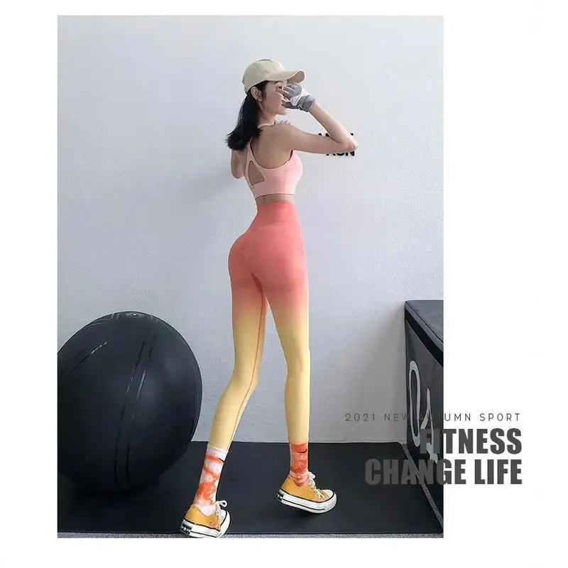 New gradual change of color abdominal hip yoga pants women, high waist sweatpants, peach hip fitness hip trousers
New gradual change of color abdominal hip yoga pants women, high waist sweatpants, peach hip fitness hip trousers
