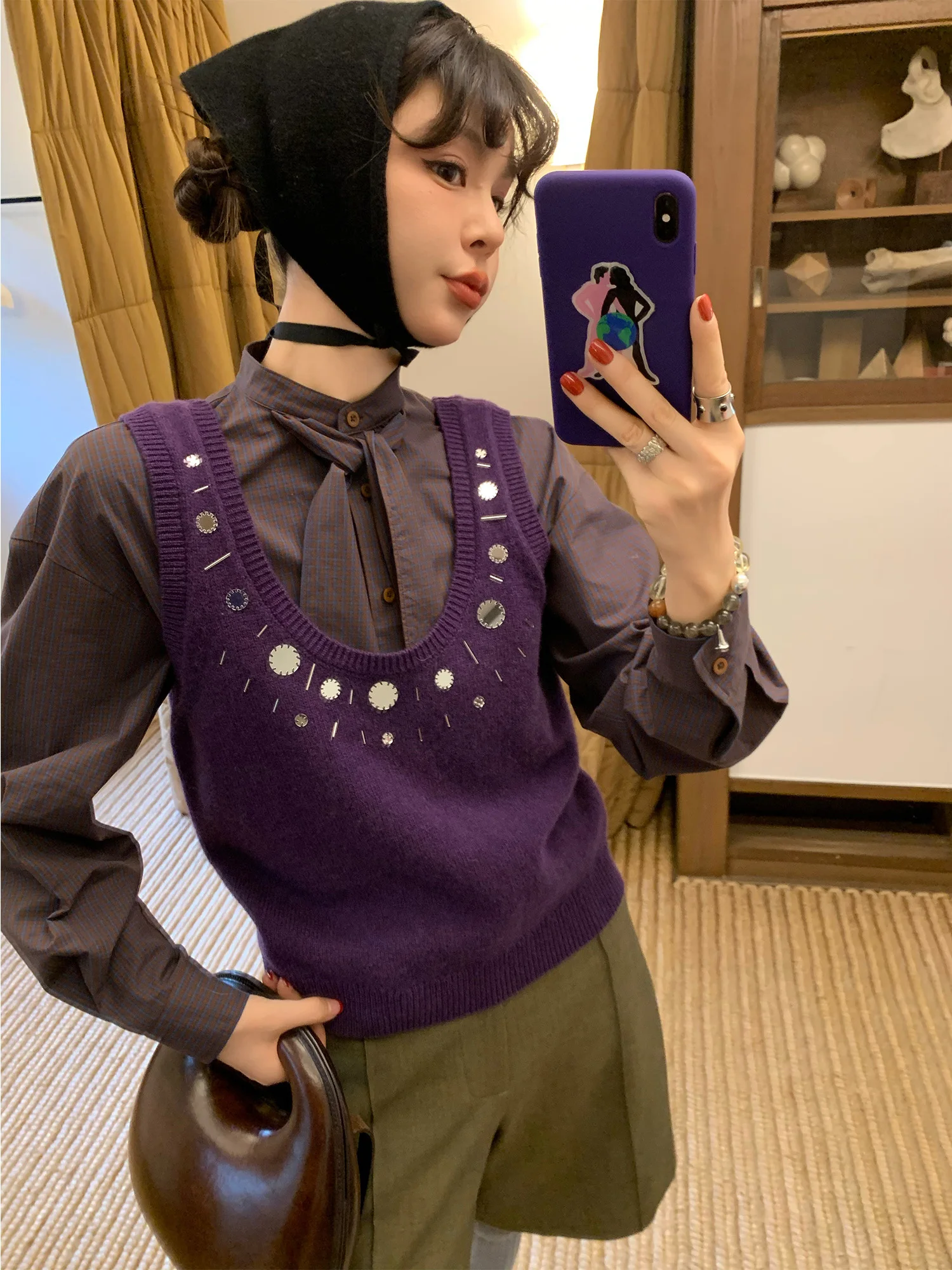 Женский вязаный жилет Le Rouge из 100% шерсти, винтажный, с U-образным вырезом, ручной работы, с зеркальным декором, свободного кроя, для повседневной носки
Женский вязаный жилет Le Rouge из 100% шерсти, винтажный, с U-образным вырезом, ручной работы, с зеркальным декором, свободного кроя, для повседневной носки