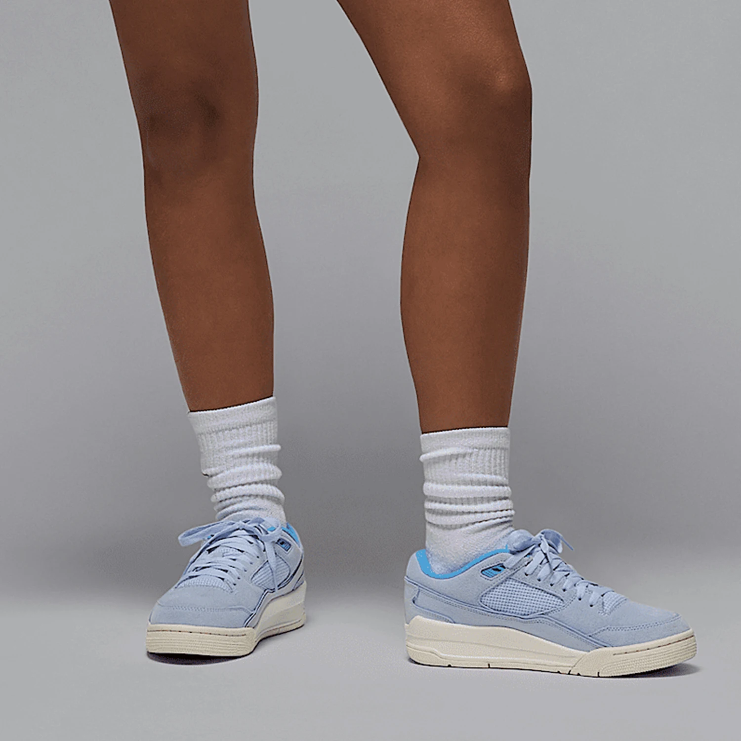 Официальные женские спортивные кроссовки Nike JORDAN с низким берцем из текстурированной кожи FZ9854-400
Официальные женские спортивные кроссовки Nike JORDAN с низким берцем из текстурированной кожи FZ9854-400