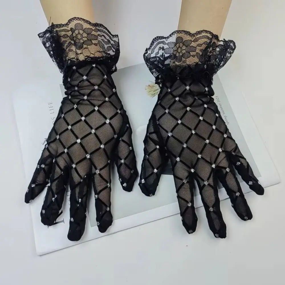 Fashion Sexy Lace Rhinestone Gloves Mesh Elegant Sunscreen Gloves Breathable Mittens Women
Fashion Sexy Lace Rhinestone Gloves Mesh Elegant Sunscreen Gloves Breathable Mittens Women