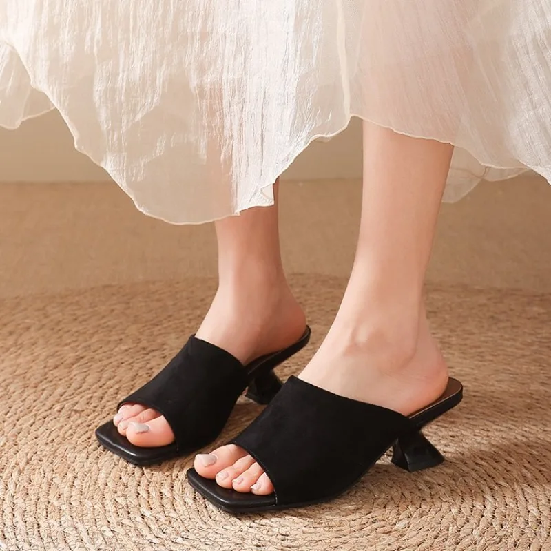 Summer Women Slippers Cow Suede Leather Shoes for Women Square Toe Strange Heel Shoes Black Sandals Concise Modern Slippers
Summer Women Slippers Cow Suede Leather Shoes for Women Square Toe Strange Heel Shoes Black Sandals Concise Modern Slippers