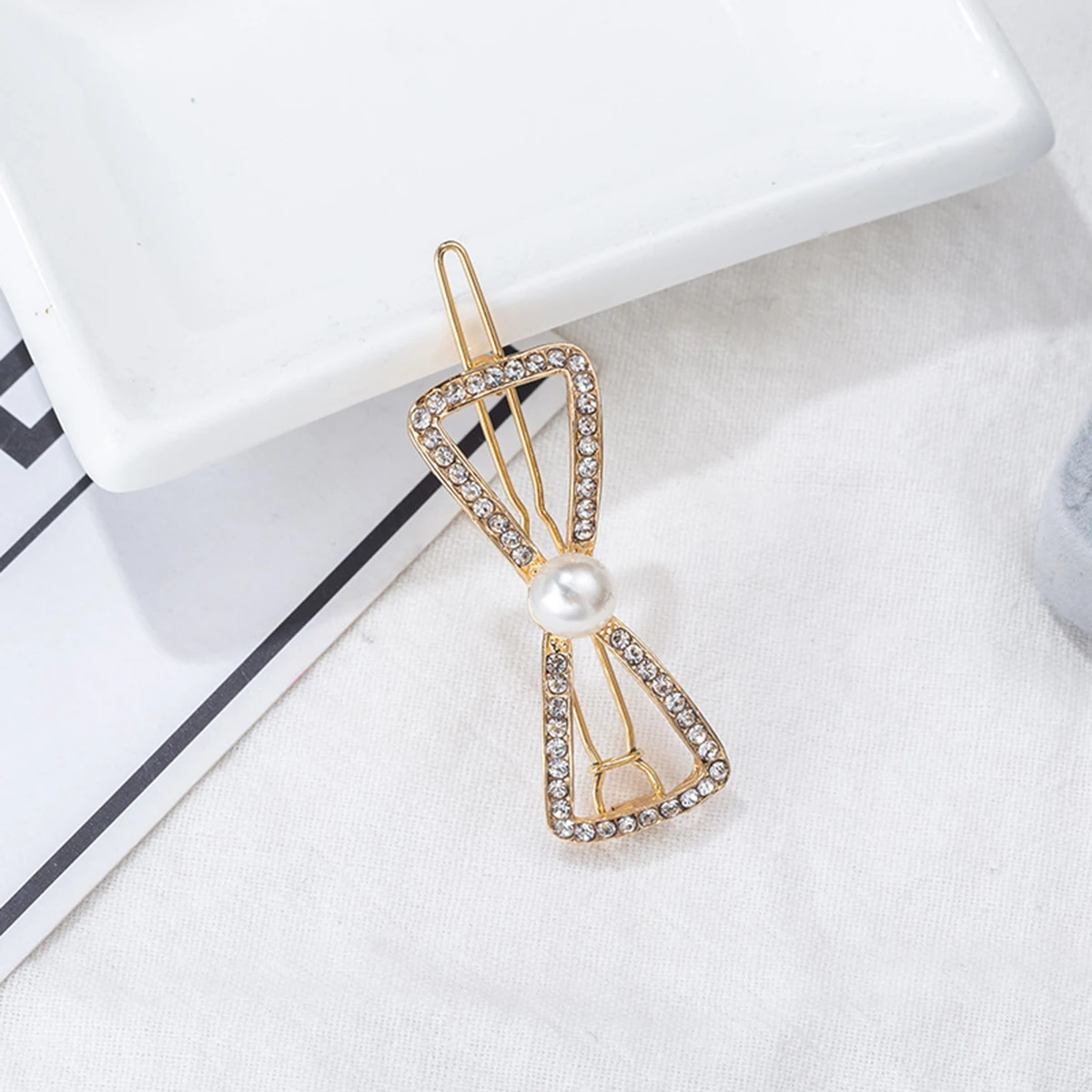 6PCS Pearl Hair Clip Rhinestone Barrettes Fashion Women Hairpin Elegant Bobby Pins for Wedding Party Daily Use
6PCS Pearl Hair Clip Rhinestone Barrettes Fashion Women Hairpin Elegant Bobby Pins for Wedding Party Daily Use