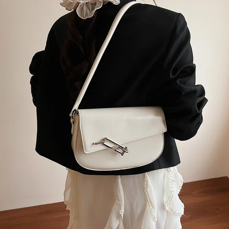 Women's Handbag Crafted From Premium Leather Featuring Casual Simple Vintage And Paris Vintage Style
Women's Handbag Crafted From Premium Leather Featuring Casual Simple Vintage And Paris Vintage Style 