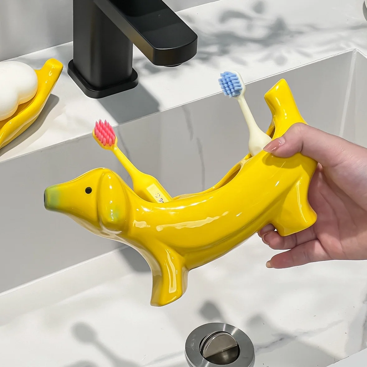 Storage Rack Ceramic Loved Exquisite Witty Minimalist Playful Stylish Practical Banana Dog Bathroom Supplies Toothpaste Rack
Storage Rack Ceramic Loved Exquisite Witty Minimalist Playful Stylish Practical Banana Dog Bathroom Supplies Toothpaste Rack
