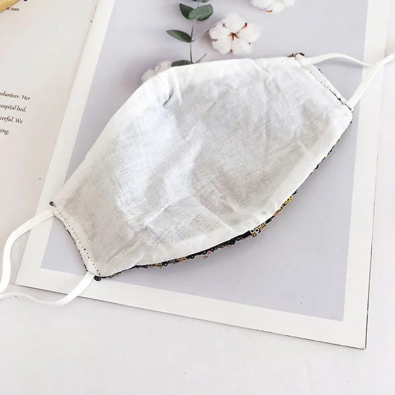 Fashion Style Street Sequined Leopard Print Face Mask Female Dustproof Hanging Ear Type Adult Leisure Adjustable Mask
Fashion Style Street Sequined Leopard Print Face Mask Female Dustproof Hanging Ear Type Adult Leisure Adjustable Mask