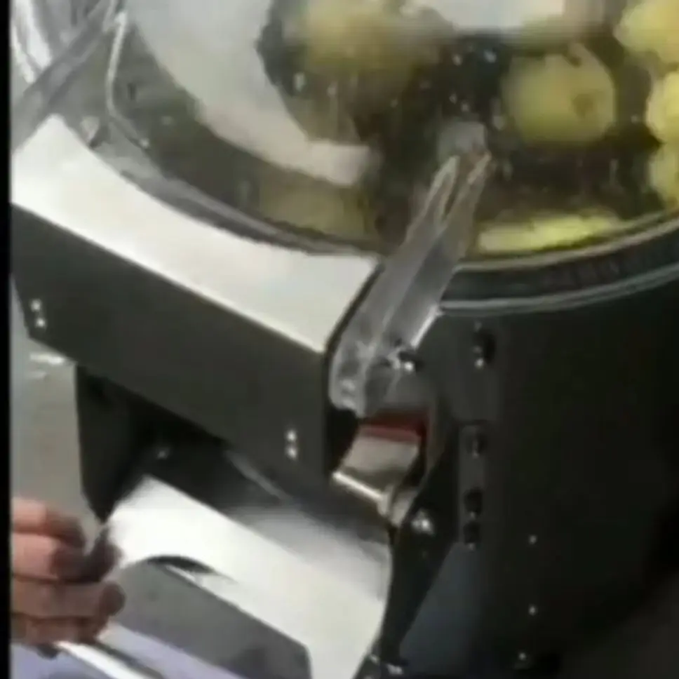 Fully Automatic Stainless Steel Potato Peeling Machine Potato Cleaning Machine Vegetable Processing Equipment
Fully Automatic Stainless Steel Potato Peeling Machine Potato Cleaning Machine Vegetable Processing Equipment