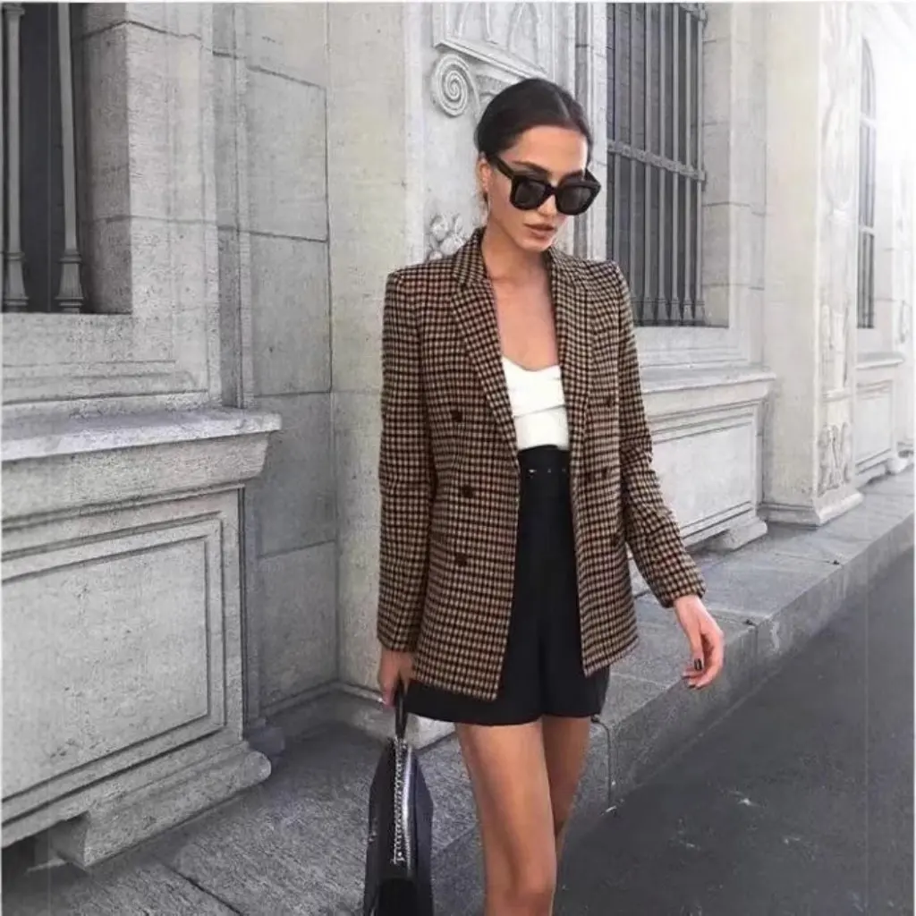 Fashion Plaid Women's Suit Autumn Retro European American Style Double-Breasted Casual Small Fit Hong Kong Style
Fashion Plaid Women's Suit Autumn Retro European American Style Double-Breasted Casual Small Fit Hong Kong Style