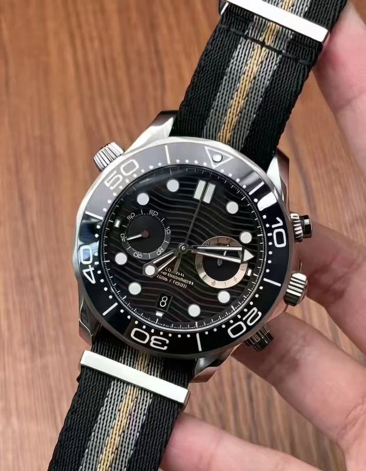 AAA2026 new high-quality men's 007 quartz chronograph watch stainless steel luxury leisure watch sapphire dial 42mm watch
AAA2026 new high-quality men's 007 quartz chronograph watch stainless steel luxury leisure watch sapphire dial 42mm watch