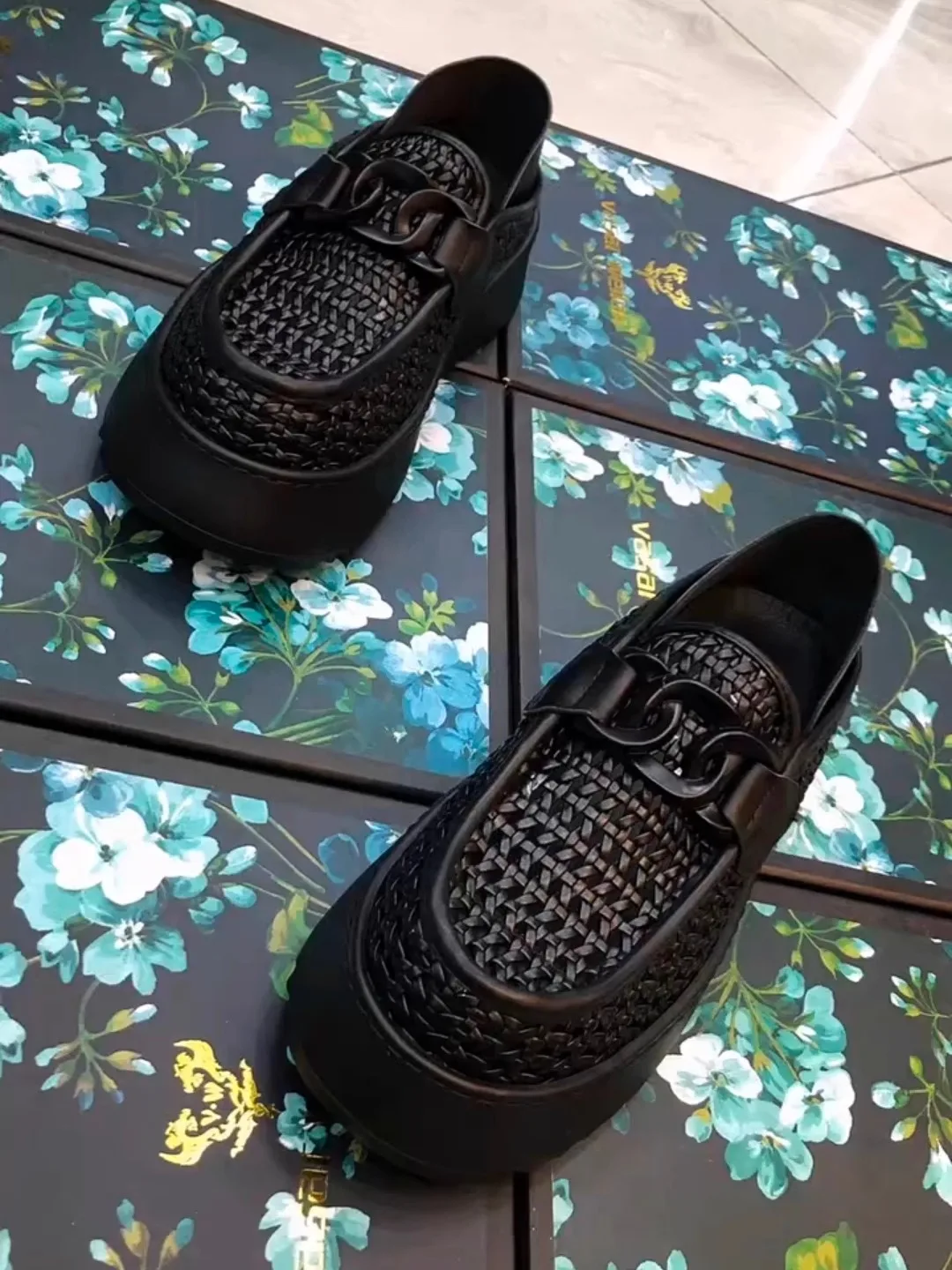 New 55168 Men's Pure Leather Woven Mesh Slip-On Casual Comfortable Business Fashion Versatile Handsome Leather Sandals
New 55168 Men's Pure Leather Woven Mesh Slip-On Casual Comfortable Business Fashion Versatile Handsome Leather Sandals