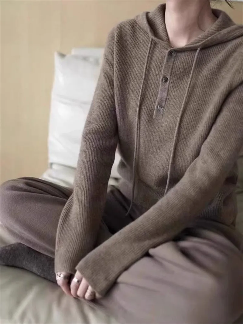 Новинка 2023 года, осенний свитер с капюшоном, женский корейский модный кашемировый свободный вязаный пуловер, теплый однотонный джемпер с длинными рукавами, толстовка
Новинка 2023 года, осенний свитер с капюшоном, женский корейский модный кашемировый свободный вязаный пуловер, теплый однотонный джемпер с длинными рукавами, толстовка