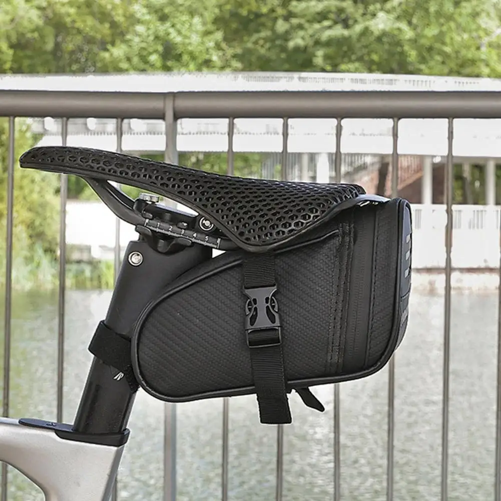 1pcs Bike Saddle Bag 0.8L Small Waterproof Storage Black Tail Rear Pack Accessory Kit Tool Reflective MTB Road Bicycle Bag
1pcs Bike Saddle Bag 0.8L Small Waterproof Storage Black Tail Rear Pack Accessory Kit Tool Reflective MTB Road Bicycle Bag