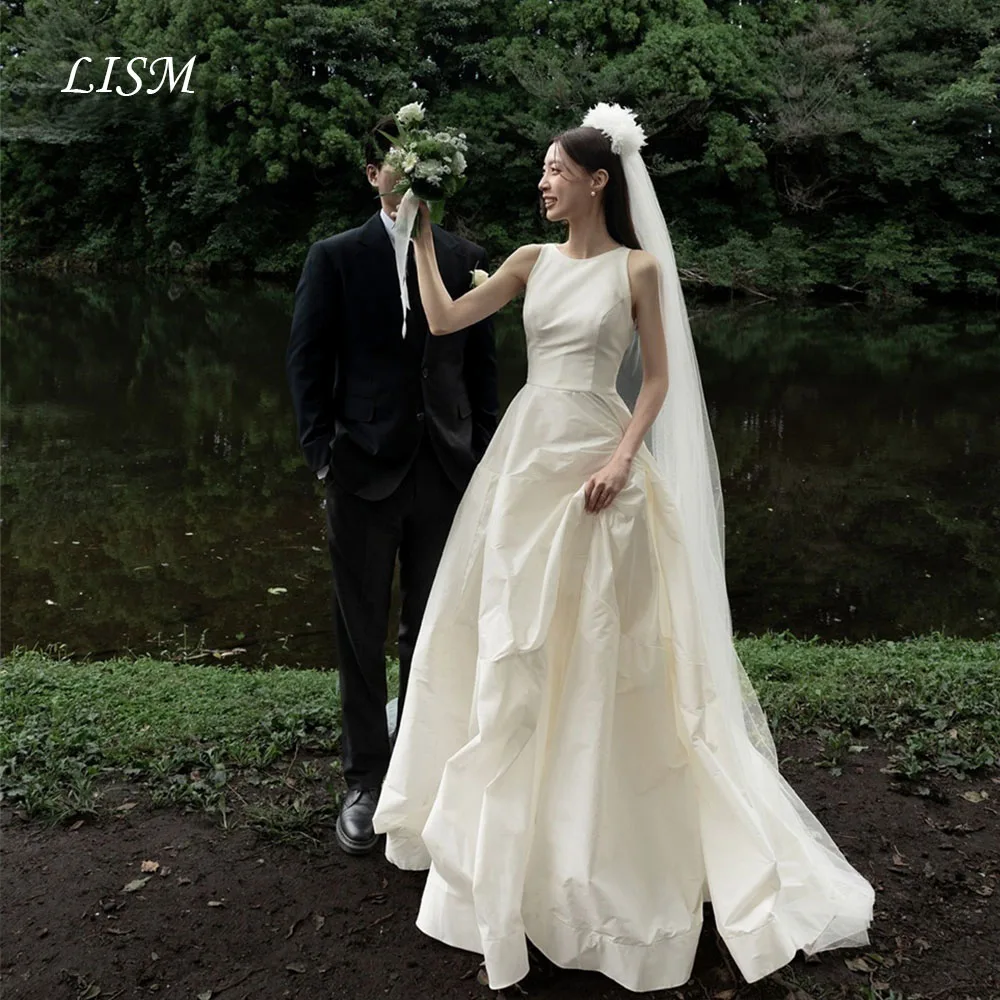 LISM Elegant O Neck Korea Evening Party Dresses Photos Shoot Customized Sleeveless Taffeta Floor A Line Wedding Dress 웨딩드레스
LISM Elegant O Neck Korea Evening Party Dresses Photos Shoot Customized Sleeveless Taffeta Floor A Line Wedding Dress 웨딩드레스