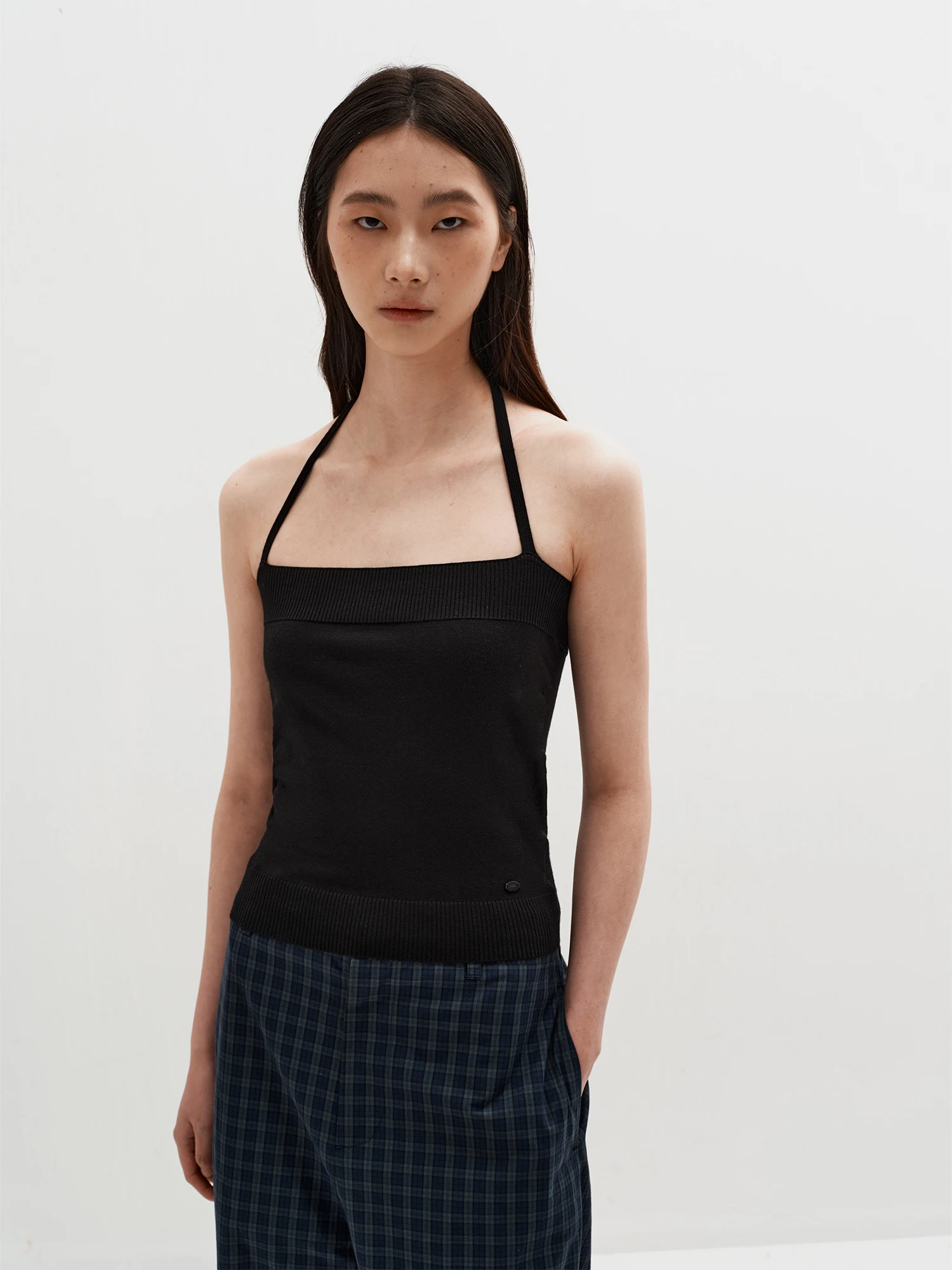 MHV ARCHIVE Women's Knitted Neckline Vest Original Design Slim Fit Viscose Fiber Breathable Short Style Daily Wear
MHV ARCHIVE Women's Knitted Neckline Vest Original Design Slim Fit Viscose Fiber Breathable Short Style Daily Wear