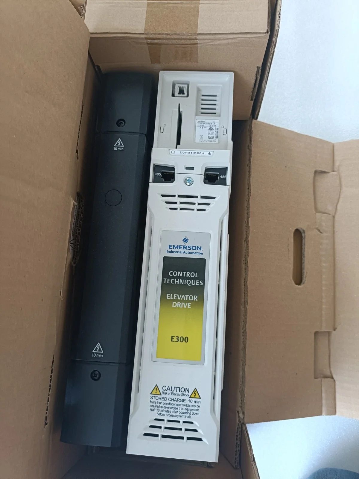 E300-054 00300A Б/у для инвертора привода Emerson Unidrive E300-054 00300A 
E300-054 00300A Б/у для инвертора привода Emerson Unidrive E300-054 00300A