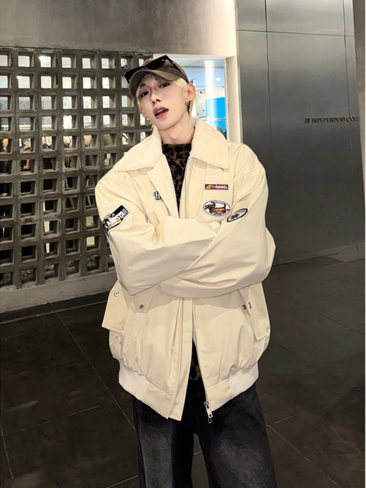American Sle ort Flight Jaet Cotton Coat Men Winter Turn-down Collar Lamb Velvet Cotton Rod Baseball Coat Double Cotton...
American Sle ort Flight Jaet Cotton Coat Men Winter Turn-down Collar Lamb Velvet Cotton Rod Baseball Coat Double Cotton...