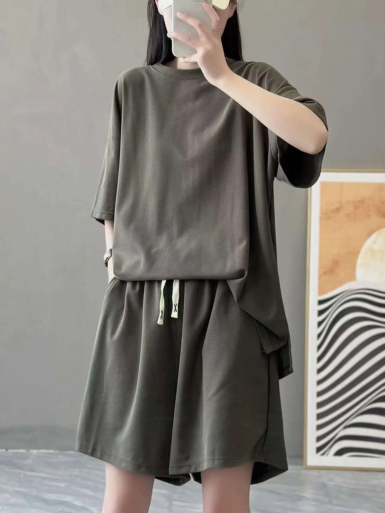 Women's Summer Loose Short Sleeve T-Shirt Set Casual Wide Leg Shorts Two Piece Set Cotton Fashionable Student Work Uniform
Women's Summer Loose Short Sleeve T-Shirt Set Casual Wide Leg Shorts Two Piece Set Cotton Fashionable Student Work Uniform