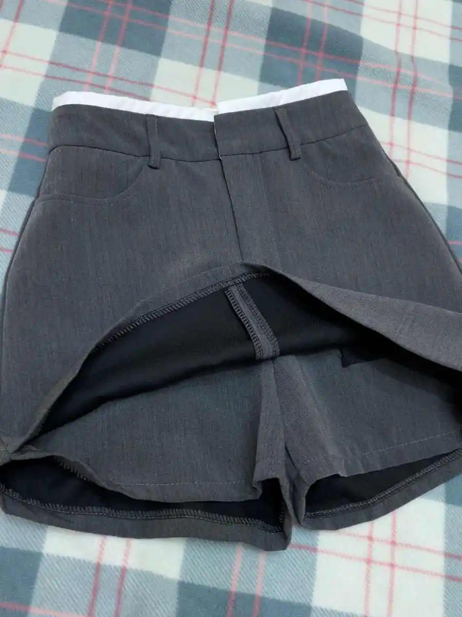 Women's Grey Y2k A-line Skirt Elegant Harajuku Mini Shorts Skirts 90s Aesthetic Preppy Style Vintage Skirt 2000s Clothes Summer
Women's Grey Y2k A-line Skirt Elegant Harajuku Mini Shorts Skirts 90s Aesthetic Preppy Style Vintage Skirt 2000s Clothes Summer