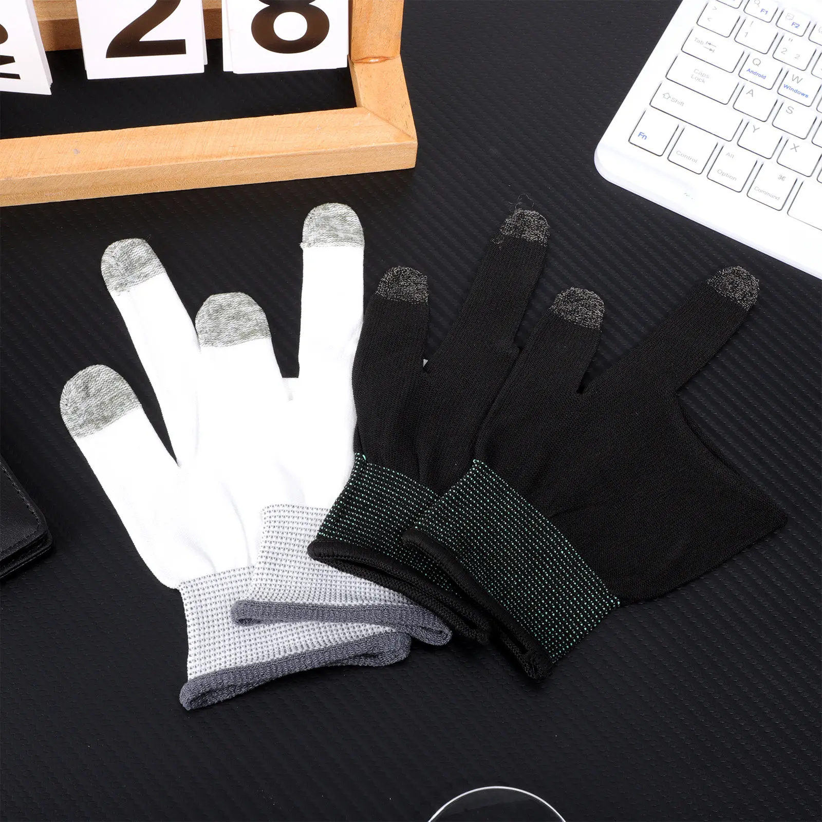 Gaming Finger Sleeves 2pcs Comfortable Thumb Sleeve Gloves for Mobile Games Non Scratch Sweat Proof Portable Gamer Accessories
Gaming Finger Sleeves 2pcs Comfortable Thumb Sleeve Gloves for Mobile Games Non Scratch Sweat Proof Portable Gamer Accessories