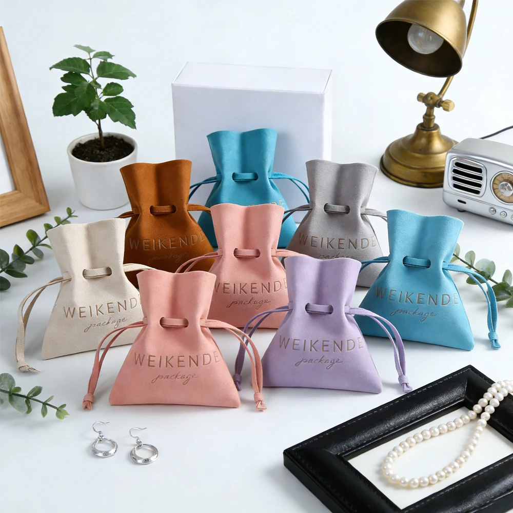 100 шт., бархатный мешочек для ювелирных изделий с логотипом, подарочные пакеты из микрофибры на шнурке для ожерелья, серег, колец, упаковочная коробка для свадебных подарков
100 шт., бархатный мешочек для ювелирных изделий с логотипом, подарочные пакеты из микрофибры на шнурке для ожерелья, серег, колец, упаковочная коробка для свадебных подарков