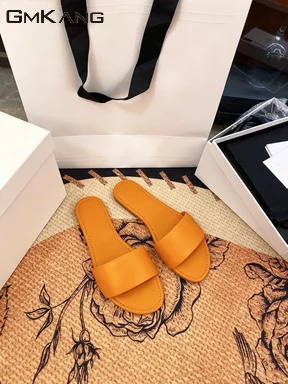 Summer women's slippers round toe flat bottom simple comfortable fashionable and casual slippers
Summer women's slippers round toe flat bottom simple comfortable fashionable and casual slippers