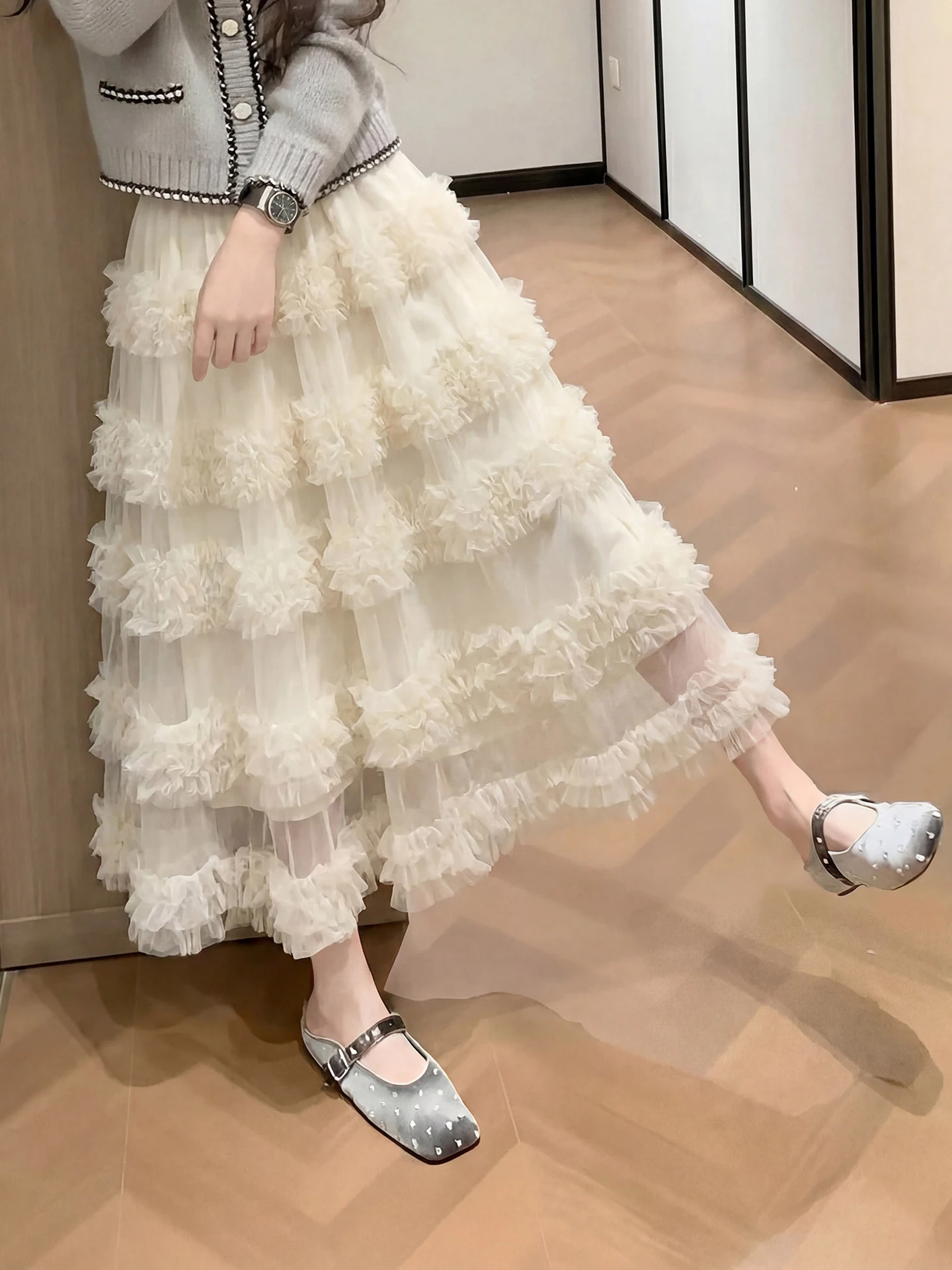 Elegant Puffy Skirt with Lace Trim Netting Cake Style Half-length Women's Fashion Spring Summer 2026 High Waist Loose Fit
Elegant Puffy Skirt with Lace Trim Netting Cake Style Half-length Women's Fashion Spring Summer 2026 High Waist Loose Fit