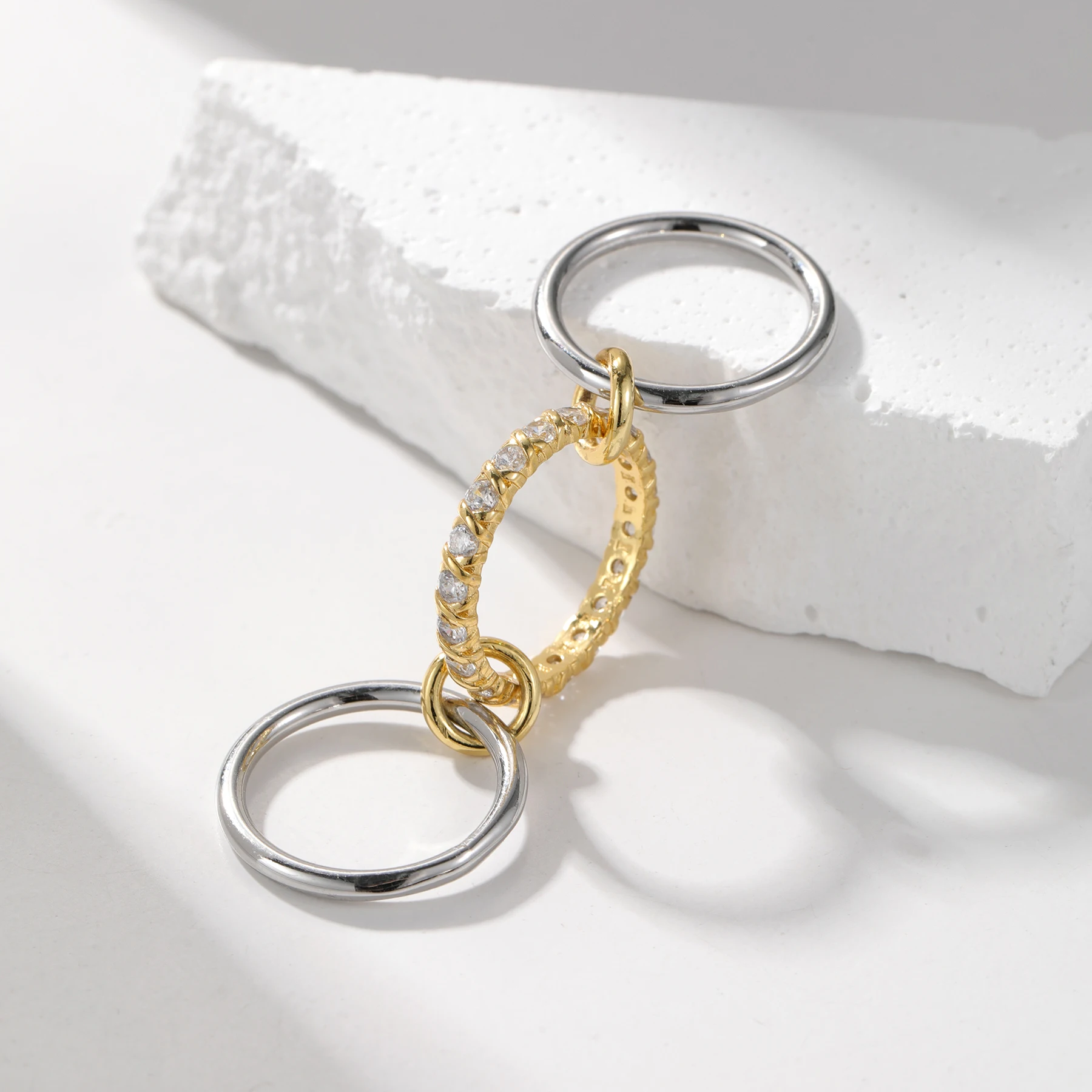 18k Gold Plated Ring XO Ring Stackable Zircon Ring Interlocking Three Band Set Ring Wedding Stacking Ring Mother's Day Gift
18k Gold Plated Ring XO Ring Stackable Zircon Ring Interlocking Three Band Set Ring Wedding Stacking Ring Mother's Day Gift