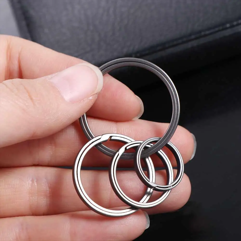 Real Titanium Alloy Key Rings Keychains Buckle Pendant Super Lightweight Man Car Keychain for Male Creativity Gift Wholesale
Real Titanium Alloy Key Rings Keychains Buckle Pendant Super Lightweight Man Car Keychain for Male Creativity Gift Wholesale