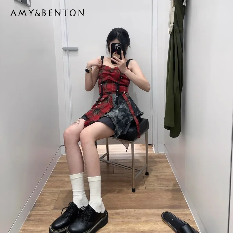 2025 New Japanese Summer Red Gray Black Design Strap Blouse Red Plaid Suspender Skirt Suit For Women
2025 New Japanese Summer Red Gray Black Design Strap Blouse Red Plaid Suspender Skirt Suit For Women