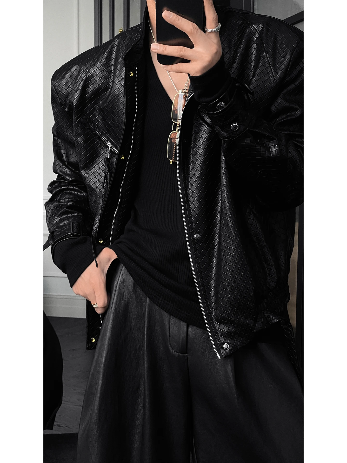 Повседневная кожаная куртка в стиле ретро в американском стиле, мужская свободная посадка, мотоциклетная куртка, новое осеннее поступление
Повседневная кожаная куртка в стиле ретро в американском стиле, мужская свободная посадка, мотоциклетная куртка, новое осеннее поступление