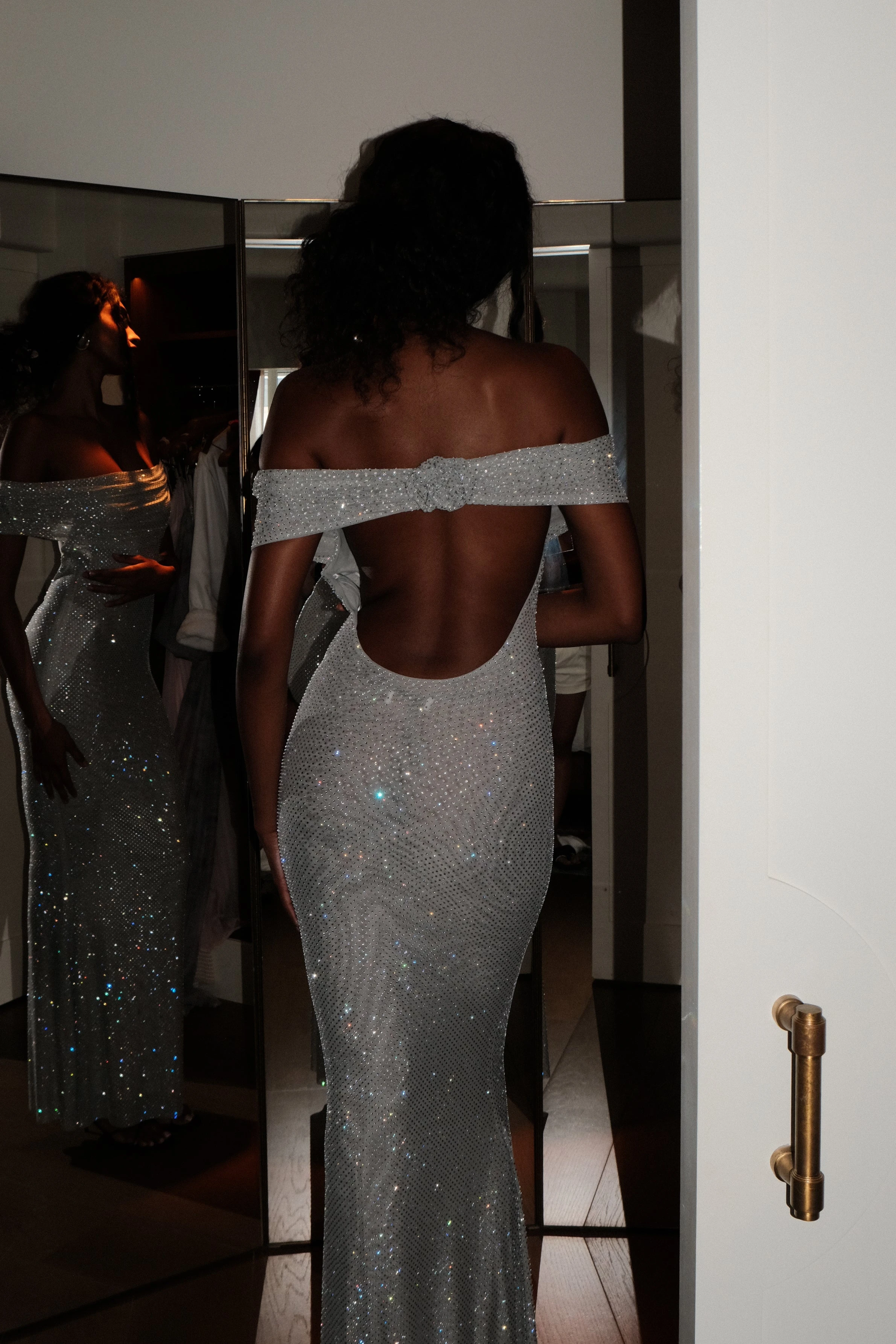 Sexy Sequined Women's Dress Hollow Out Backless Top Off Shoulder Diamante Maxi Dress Dresses 2026 Spring Summer Female New
Sexy Sequined Women's Dress Hollow Out Backless Top Off Shoulder Diamante Maxi Dress Dresses 2026 Spring Summer Female New