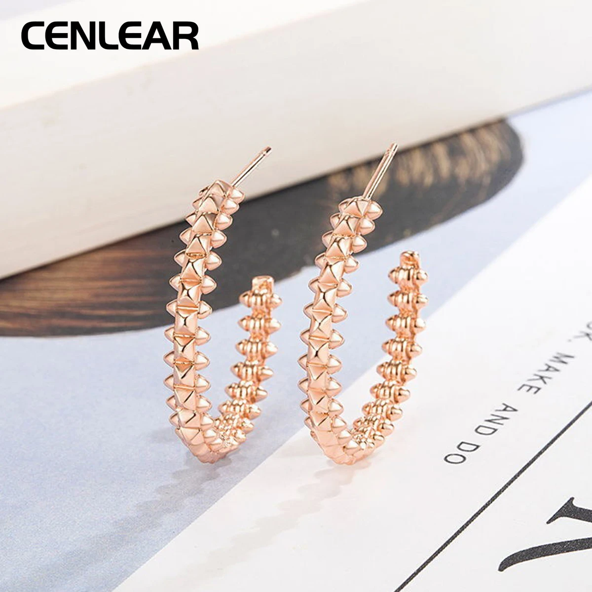 CENLEAR 925 пробы серебряные Новые Креативные Серьги C-образной формы, текстурные серьги, серьги для женских банкетов и вечеринок
CENLEAR 925 пробы серебряные Новые Креативные Серьги C-образной формы, текстурные серьги, серьги для женских банкетов и вечеринок