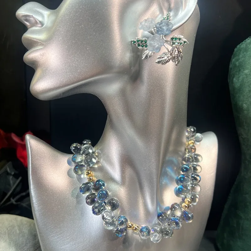Роскошный ювелирный набор для женщин: ожерелье с синими хрустальными бусинами и серьги в форме розы, элегантные украшения для свадьбы и вечеринок
Роскошный ювелирный набор для женщин: ожерелье с синими хрустальными бусинами и серьги в форме розы, элегантные украшения для свадьбы и вечеринок