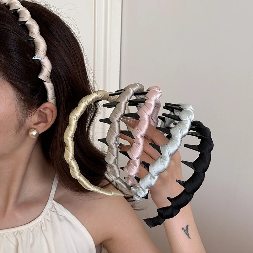 Padded Satin Hair Headband Handcrafted Volume Boosting Hair Hoop Minimalist Hair Hoop Sweet For Face Washing Makeup At Home
Padded Satin Hair Headband Handcrafted Volume Boosting Hair Hoop Minimalist Hair Hoop Sweet For Face Washing Makeup At Home