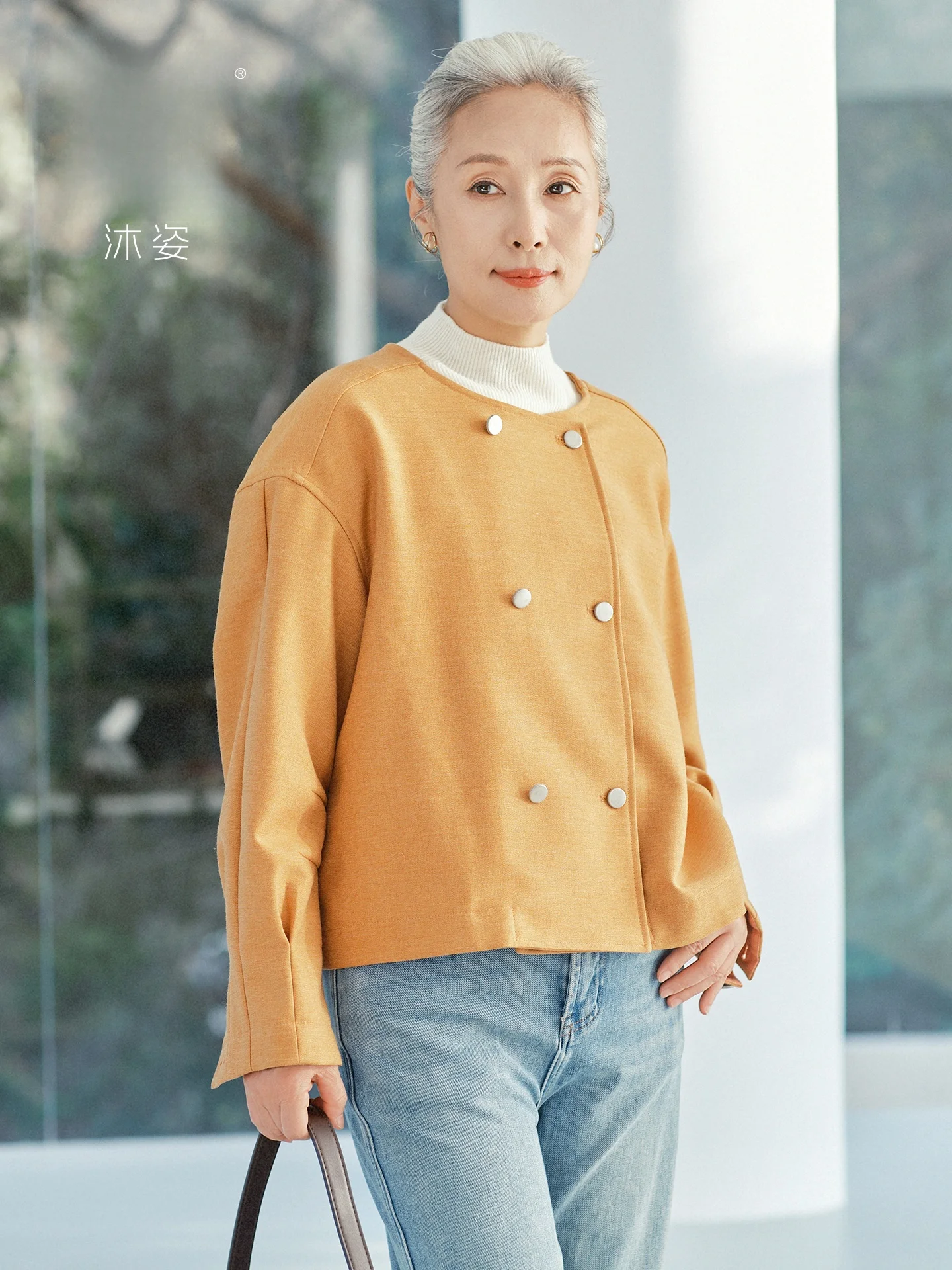 Muzhi Short Casual Jacket Double Button Middle-aged Women's Spring Autumn Fashionable Standard Size Loose Fit Polyester Blend
Muzhi Short Casual Jacket Double Button Middle-aged Women's Spring Autumn Fashionable Standard Size Loose Fit Polyester Blend