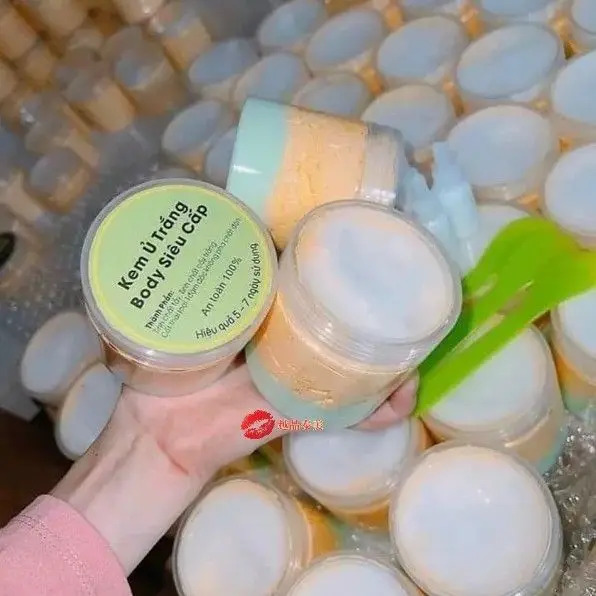 Vietnamese Glow Body Cream Quick Absorbing Even Tone Smoothing Moisturizer
Vietnamese Glow Body Cream Quick Absorbing Even Tone Smoothing Moisturizer