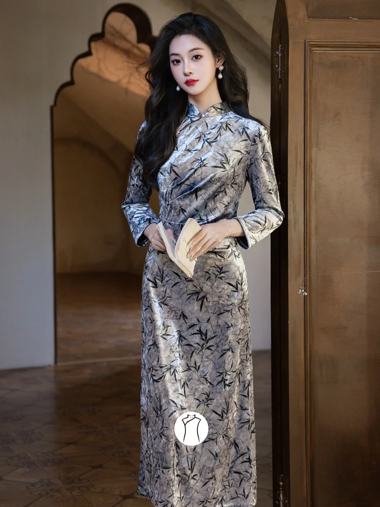 Новое китайское платье-ципао с длинными рукавами и воланами, улучшенное, с завышенной талией, стройнящее, длинное, красивое, винтажное, бархатное, с юбкой
Новое китайское платье-ципао с длинными рукавами и воланами, улучшенное, с завышенной талией, стройнящее, длинное, красивое, винтажное, бархатное, с юбкой