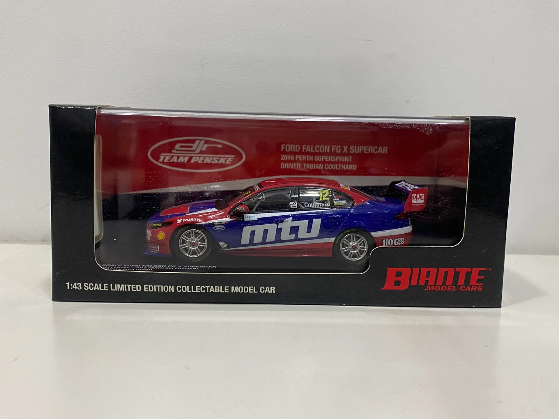 Литой под давлением бейдж 1:43 масштаб Ford Falcon FG X модель суперкара Коллекционная игрушка в подарок сувенир дисплей орнамент 
Литой под давлением бейдж 1:43 масштаб Ford Falcon FG X модель суперкара Коллекционная игрушка в подарок сувенир дисплей орнамент