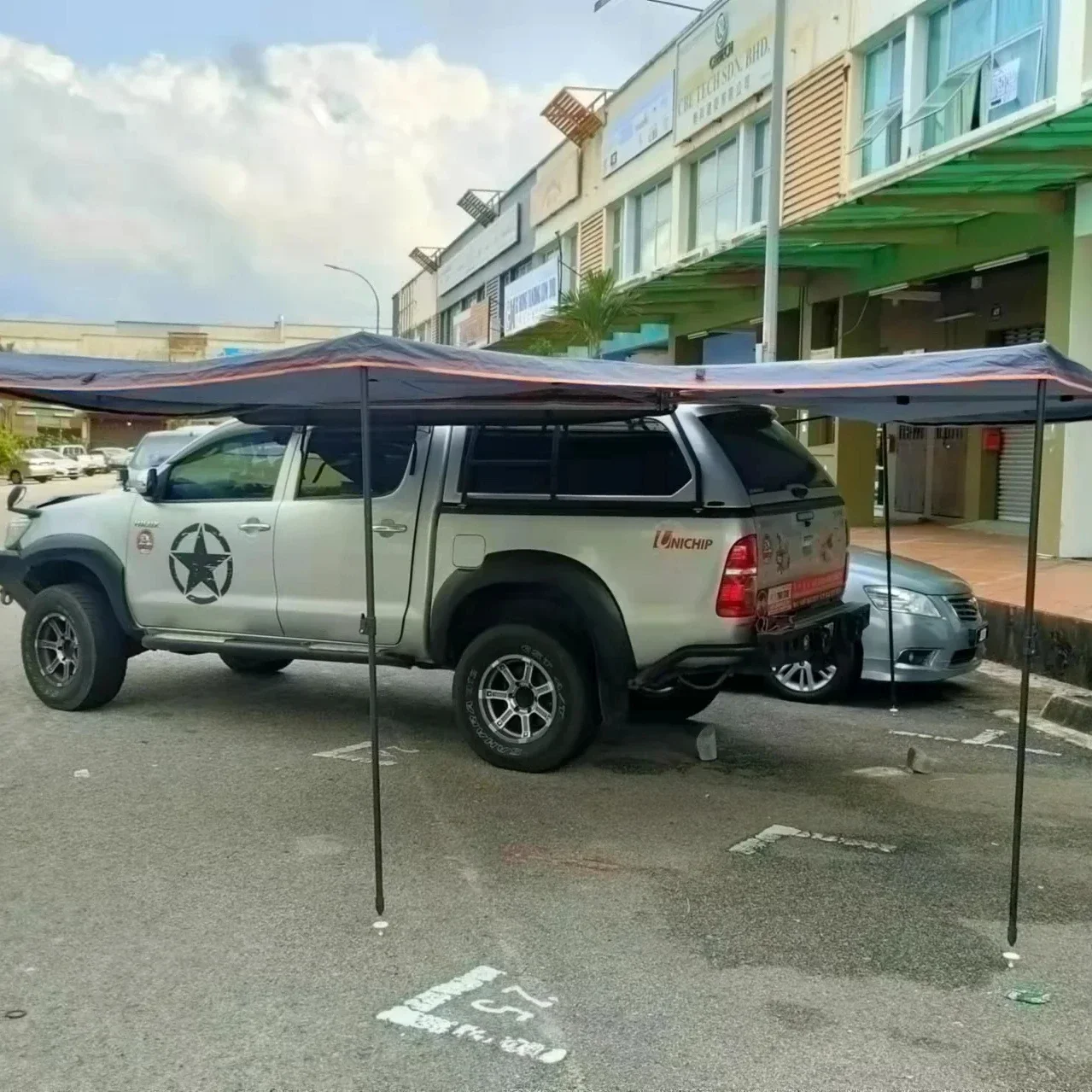 OEM/odm Грузовик Автомобильная палатка на крыше Боковая 270 градусов 4x4 Автомобильные навесы
OEM/odm Грузовик Автомобильная палатка на крыше Боковая 270 градусов 4x4 Автомобильные навесы