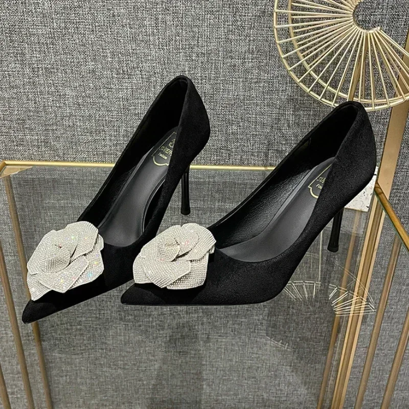 Elegant Rhinestone Flowers Decorated Brand High Heels Women High Quality Satin Pointed Toe Slide Sandal Fashion Party Dress Shoe
Elegant Rhinestone Flowers Decorated Brand High Heels Women High Quality Satin Pointed Toe Slide Sandal Fashion Party Dress Shoe