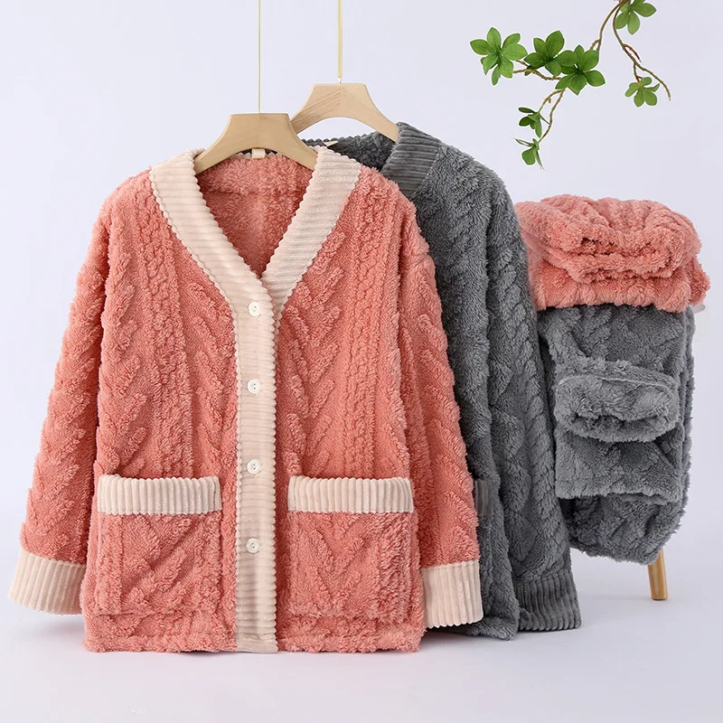 V-Neck Coral Fleece Pajamas Suir 2Pcs Home Clothes Women Warm Trousers Set Long Sleeve Loungewear with Pockets Men Nightgown
V-Neck Coral Fleece Pajamas Suir 2Pcs Home Clothes Women Warm Trousers Set Long Sleeve Loungewear with Pockets Men Nightgown