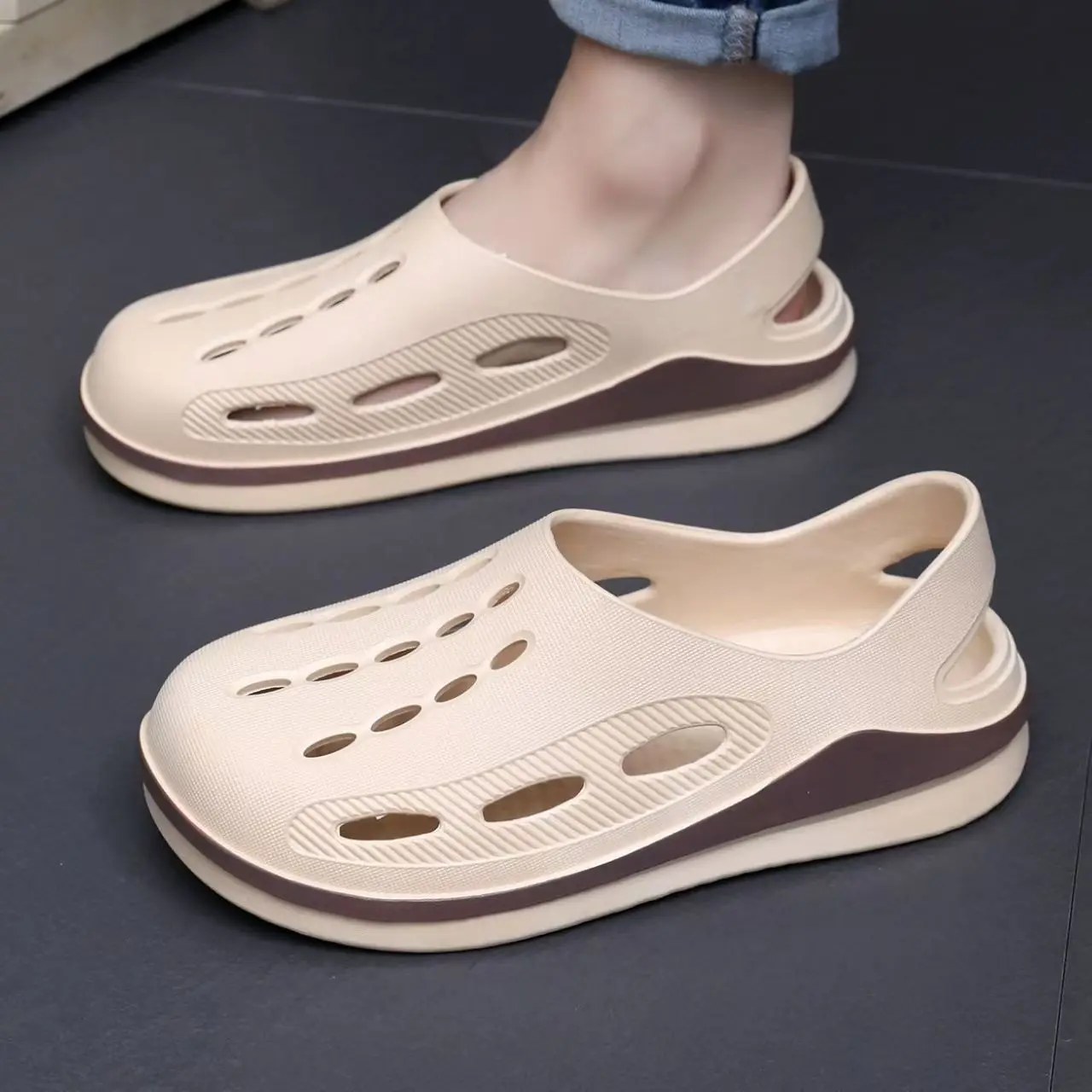 Men's Summer New Baotou Outdoor Beach Sandals Lightweight Non Slip Hollow Out Slip On Low Top Cave Shoes Soft Sole Wading Shoes
Men's Summer New Baotou Outdoor Beach Sandals Lightweight Non Slip Hollow Out Slip On Low Top Cave Shoes Soft Sole Wading Shoes