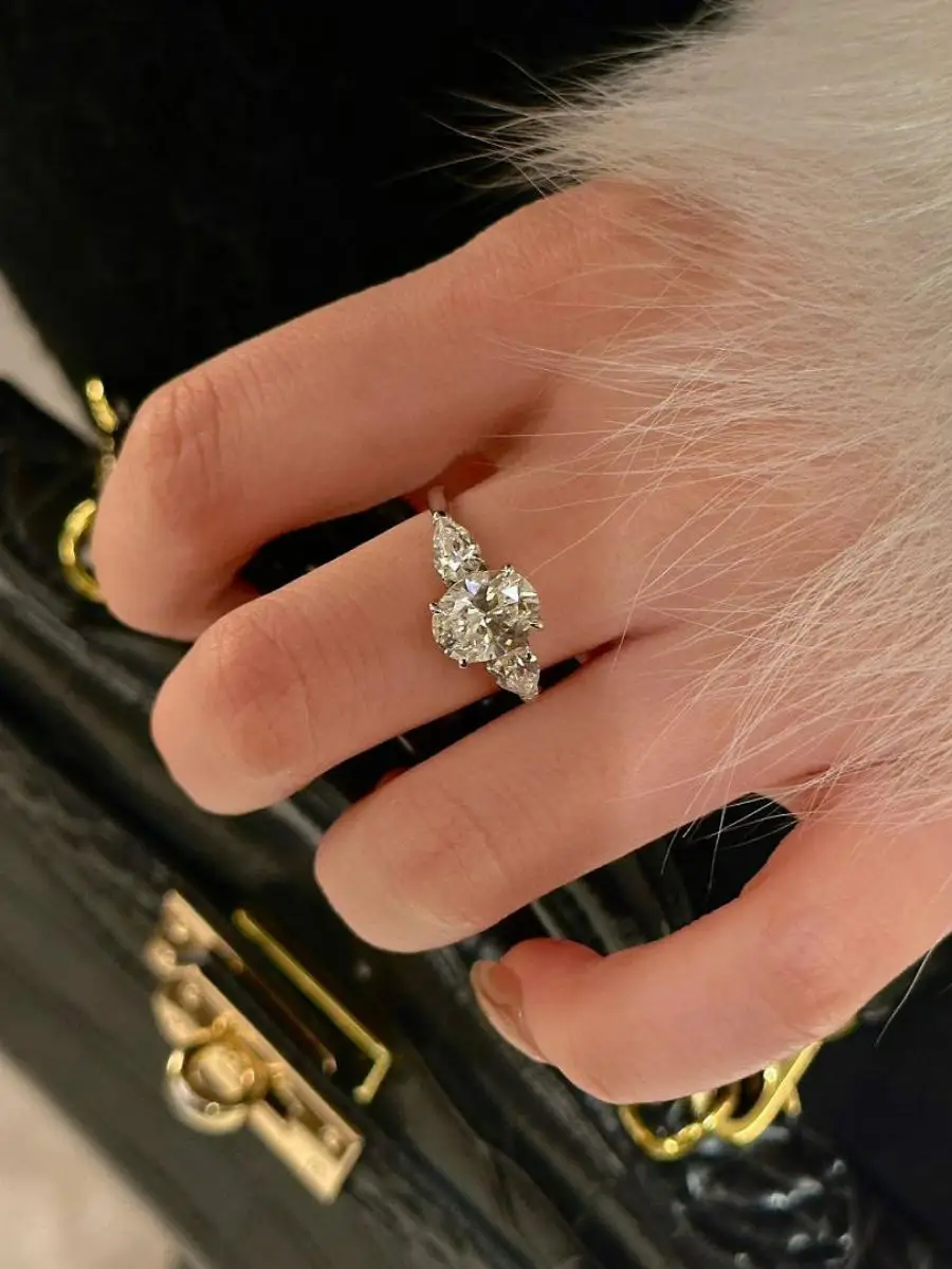 Flay Tee Lives Stone Ring for Women Ele Gentle Exquisite Faionable Versatile High End Luxury Design Jewelry Accory
Flay Tee Lives Stone Ring for Women Ele Gentle Exquisite Faionable Versatile High End Luxury Design Jewelry Accory