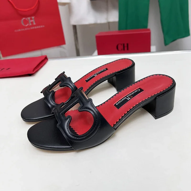 CH Women's Home Slippers Wearable Flat Simple Style Rhinestone Office Heeld sandals Openwork Design Elegant Women's Shoes
CH Women's Home Slippers Wearable Flat Simple Style Rhinestone Office Heeld sandals Openwork Design Elegant Women's Shoes